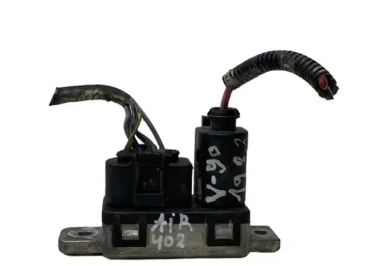 Volvo S90, V90 Glow plug pre-heat relay 31459300