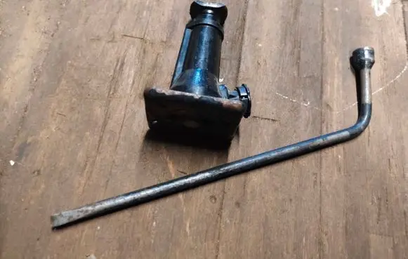 Jeep Grand Cherokee (WJ) Lift Jack 