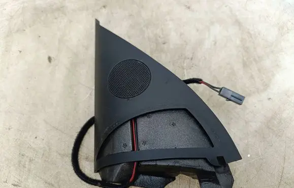 Volkswagen Touareg I Front door high frequency speaker 7L6837985