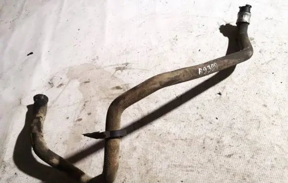 Jeep Grand Cherokee (WK) Engine coolant pipe/hose