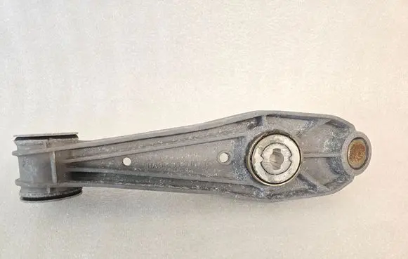 Front lower control arm/wishbone