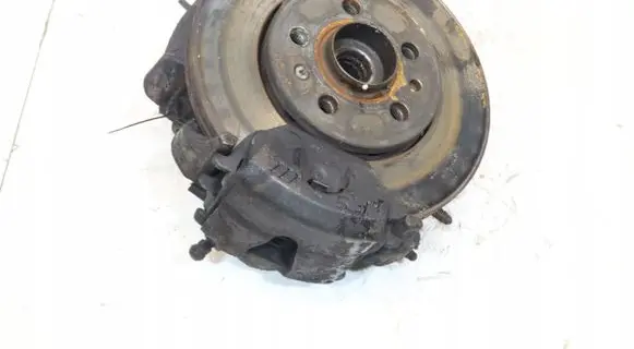 Volkswagen Polo V 6R Front wheel hub spindle knuckle