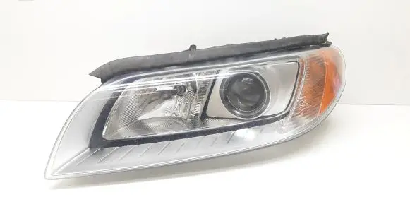 Volvo V70 Headlight/headlamp 31214347