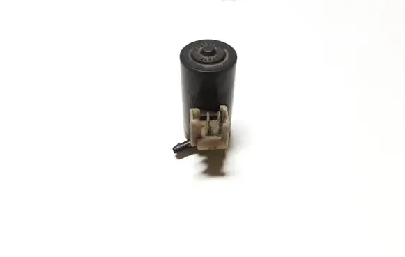 Suzuki Grand Vitara II Windscreen/windshield washer pump 6117
