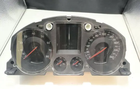 Volkswagen PASSAT B6 Speedometer (instrument cluster) 3C0920871D A2C53242428