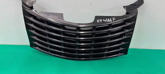 Chrysler PT Cruiser Front bumper upper radiator grill 0RH78