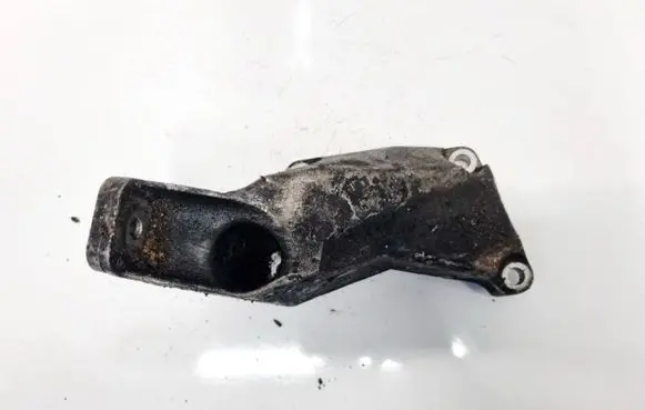 Volkswagen PASSAT B5.5 Engine mounting bracket 8D0199307P