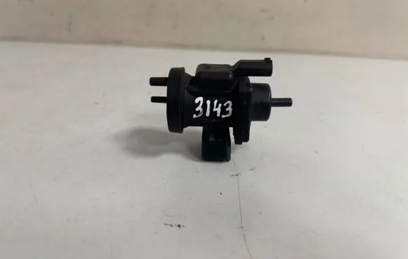 Mercedes-Benz C W203 Turbo solenoid valve A0005450527