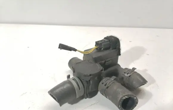 Mercedes-Benz S W221 Other engine bay part A2300300084