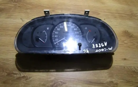 Mitsubishi Colt Speedometer (instrument cluster) mb899862 758-950