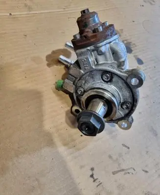 Jaguar XE Fuel injection high pressure pump