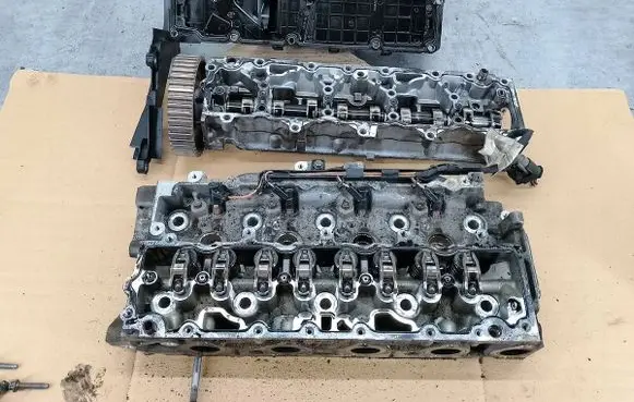 Ford Focus Engine head 1V026U1184