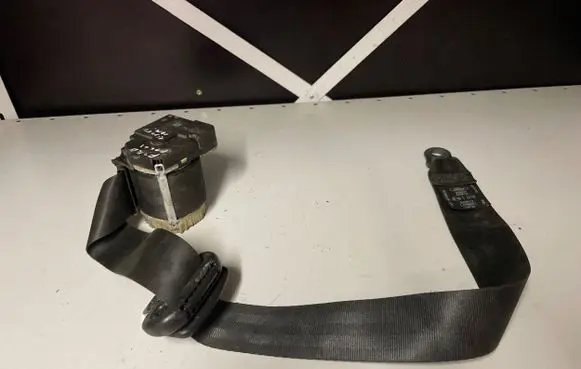 Ford Focus Front seatbelt 65601 040673