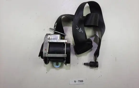 Ford C-MAX II Front seatbelt 615874900