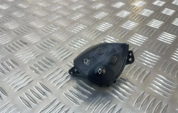Mercedes-Benz E W211 Steering wheel buttons/switches A2118206110