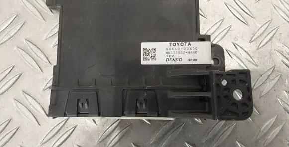 Toyota Auris E180 Climate control unit 8865002E00