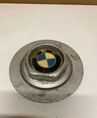 BMW 5 E28 Original wheel cap 31508800