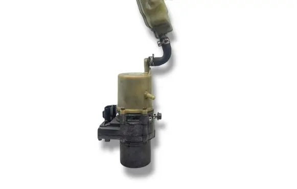 Mazda 3 II Power steering pump 108040343