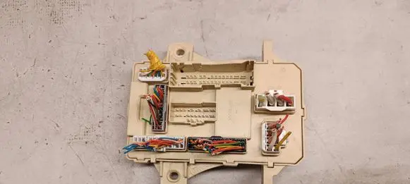 KIA Ceed Fuse module 919501H540 1H5400910010887 919502H500