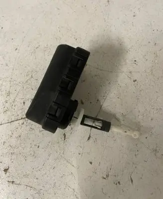 Mercedes-Benz E W210 Headlight level adjustment motor 00745701