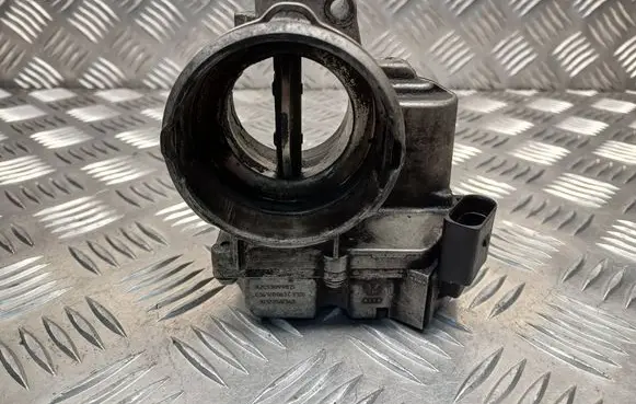 Volkswagen Touran I Throttle valve 03G128063C A2C53099815
