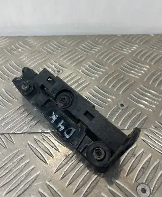 Audi A8 S8 D4 4H Fender mounting bracket 4H0853913C 4H0810437B