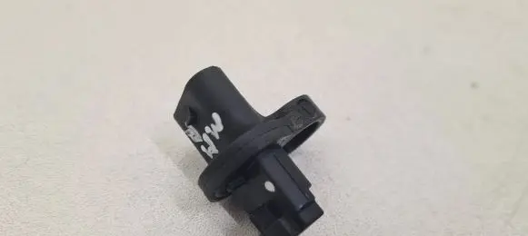 Mercedes-Benz S W221 Camshaft position sensor A2721530332
