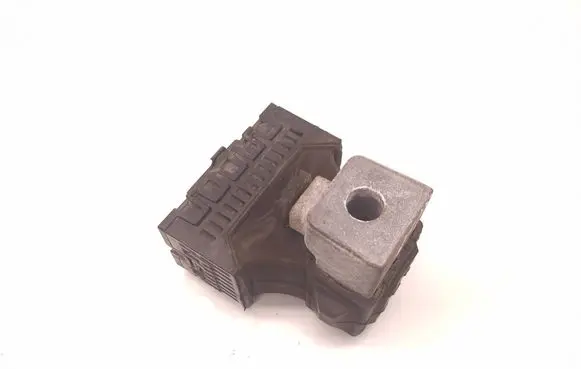BMW i3 Engine mount bracket 17276810 2785024 290116