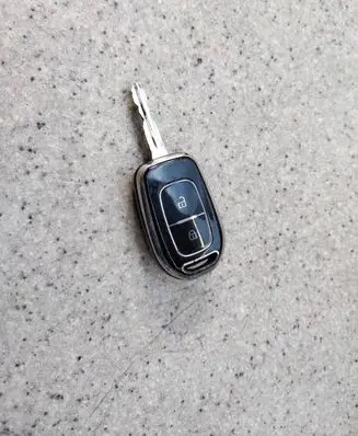 Dacia Sandero II Ignition key/card 