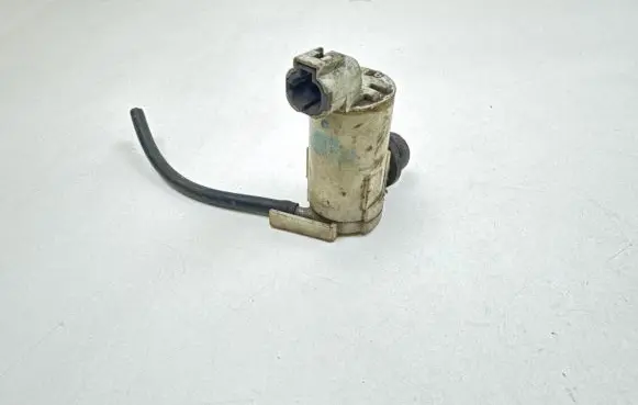 Nissan X-Trail T30 Windscreen/windshield washer pump 2224620A