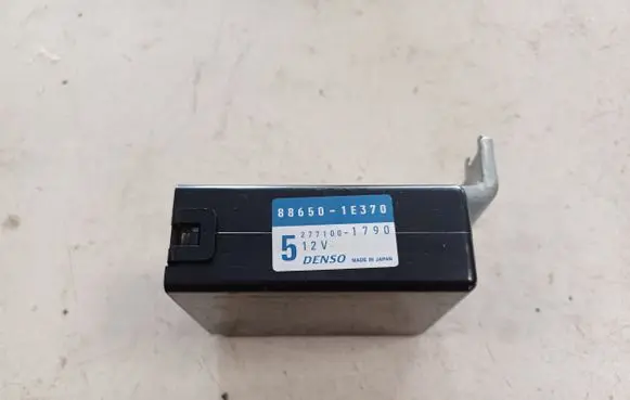 Toyota Yaris Other control units/modules 886501E370