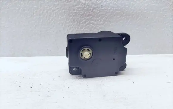 Volvo V70 Intake manifold valve actuator/motor 30676510 050602