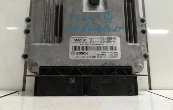 Ford Focus Engine control unit/module CV6A12B684BB CV6112A650AMC 0261S08810
