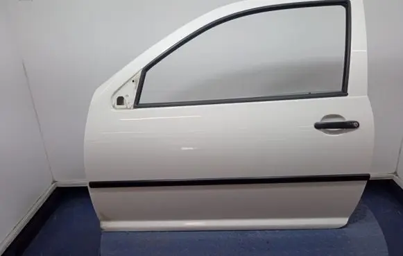 Volkswagen Golf IV Front door