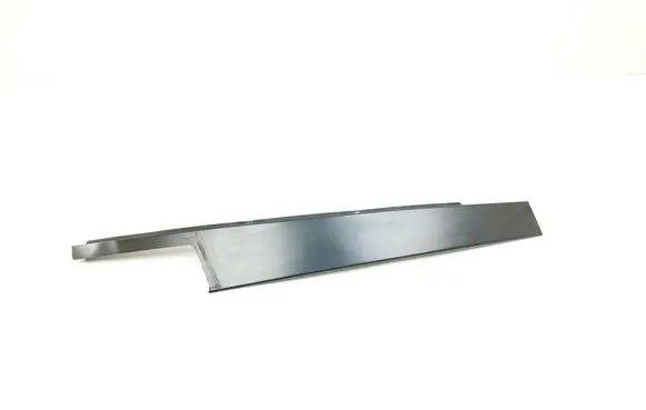 Jeep Cherokee Front door glass trim molding 68102563AA
