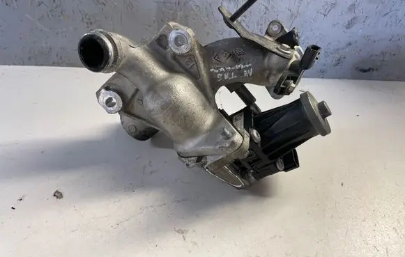 Renault Megane III EGR valve 223657458R 0281006108 H8201038353