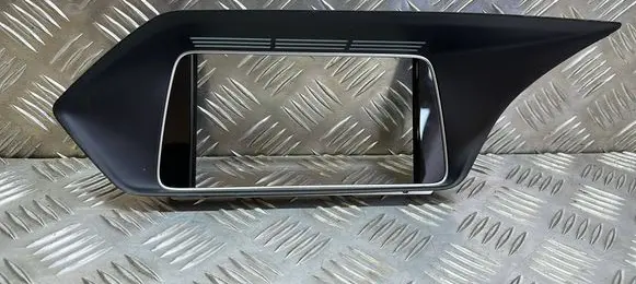 Radio/GPS head unit trim
