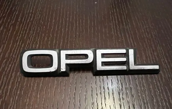 Opel Rekord E2 Manufacturers badge/model letters 90046840