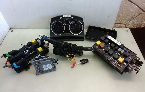 Opel Astra H Engine ECU kit and lock set 55567114