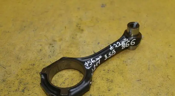 Mercedes-Benz E W211 Piston with connecting rod