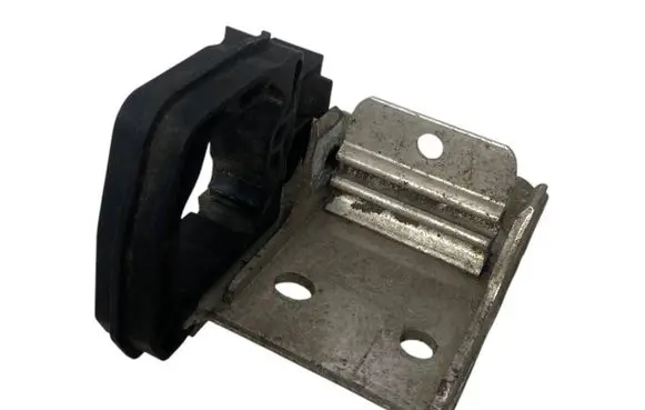 BMW 5 F10 F11 Radiator mount bracket 7186514