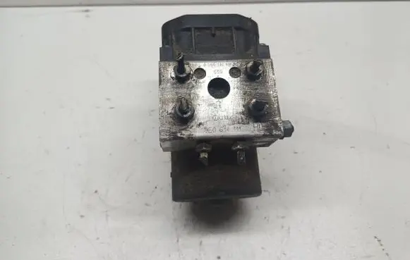 Volkswagen PASSAT B5 ABS Pump 8E0614111