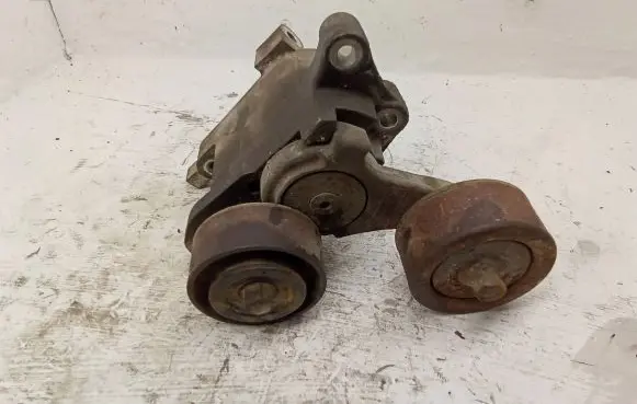 Toyota Hilux (AN10, AN20, AN30) Alternator belt tensioner 