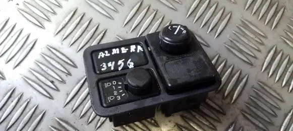Nissan Almera N16 Wing mirror switch