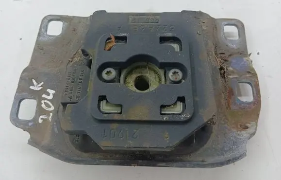 Ford C-MAX II Engine mount bracket V517M121