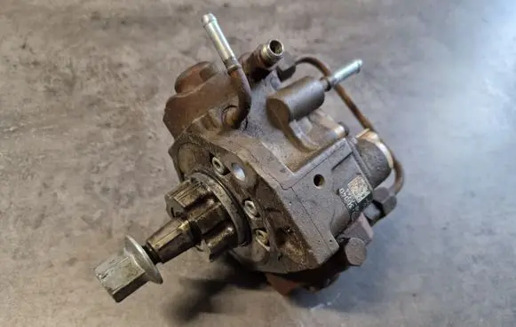 Toyota Hilux (AN10, AN20, AN30) Fuel injection high pressure pump 2210030040