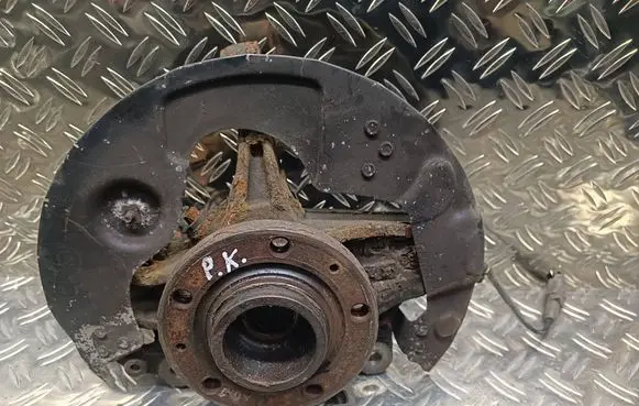 Citroen C4 II Picasso Front wheel hub