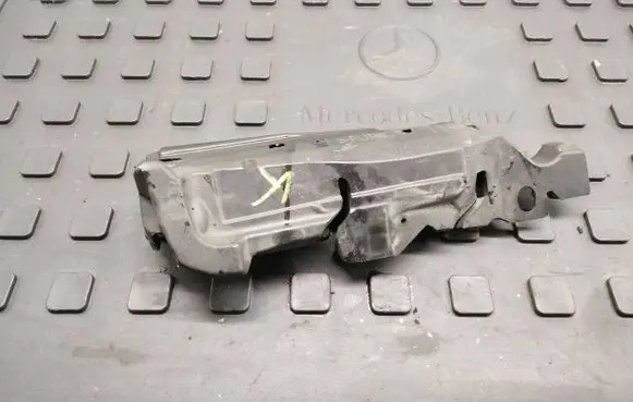 Other engine bay part
