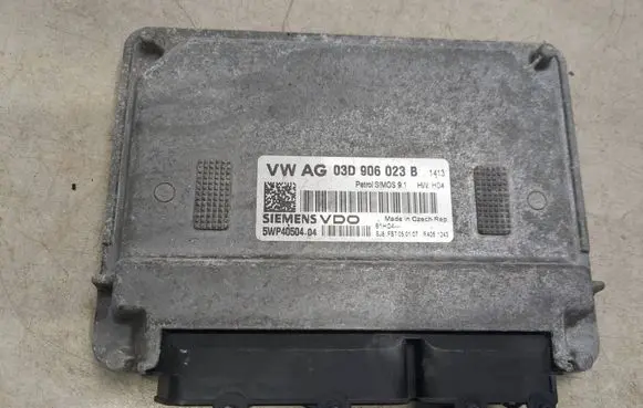 Volkswagen Polo IV 9N3 Engine control unit/module 03D906023B 5WP4050404