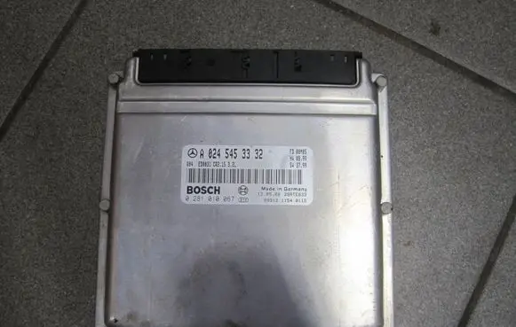 Mercedes-Benz S W220 Engine control unit/module ECU A0245453332
